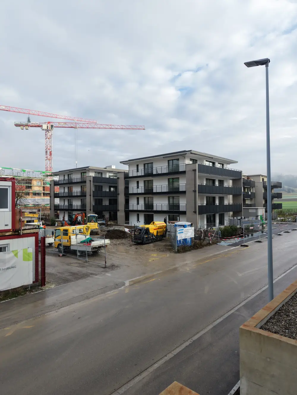 Fertiges Mehrfamilienhaus mit neuer Gebäudehülle