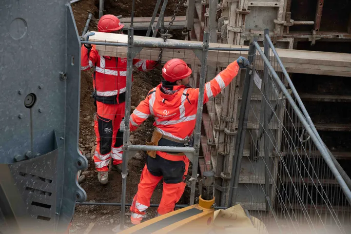 Gerüstbauer bei der Montage